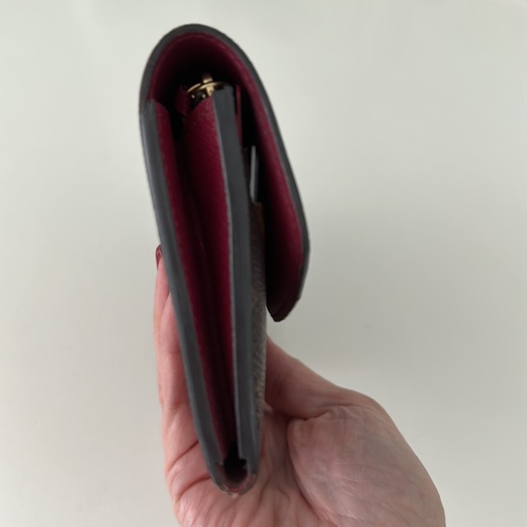 Louis Vuitton Wallet - Picture 4 of 9